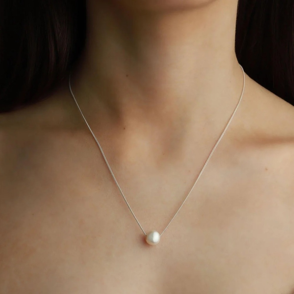 Floating Pearl Necklace